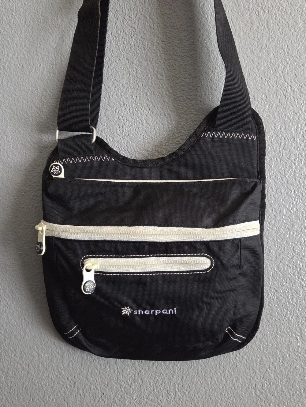 Sherpani Switch Shoulder Crossbody Bag Purse Black
